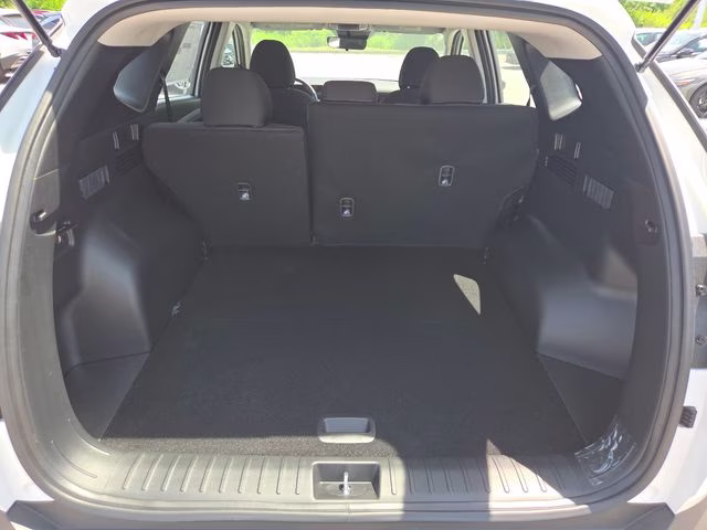 2026 White Pearl Hyundai Tucson SE FWD SUV