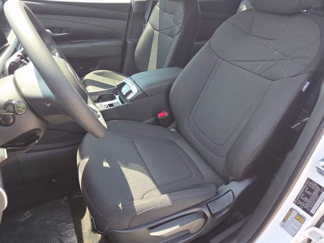2026 White Pearl Hyundai Tucson SE FWD SUV