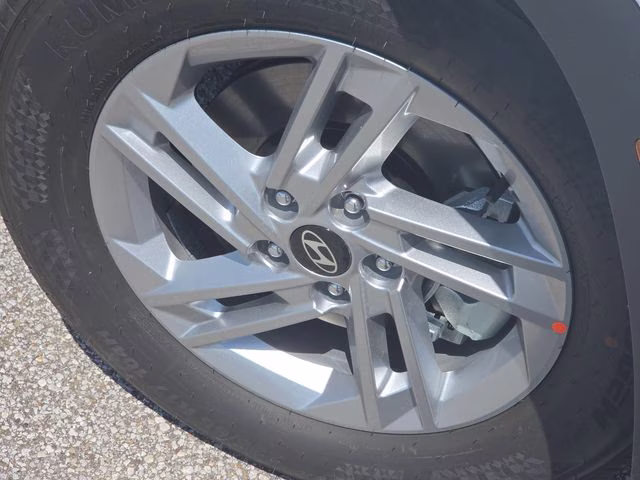 2026 White Pearl Hyundai Tucson SE FWD SUV