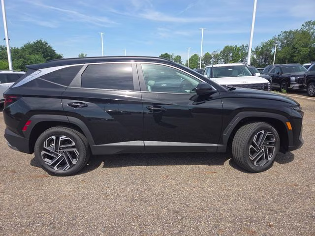 2026 Phantom Black Hyundai Tucson SEL AWD SUV