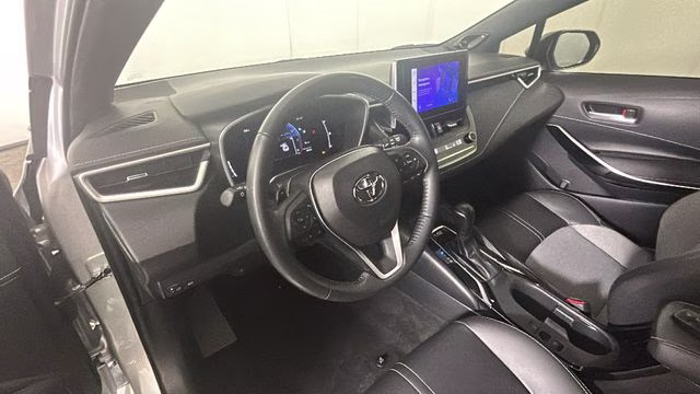 2024 Classic Silver Metallic Toyota Corolla Hatchback XSE FWD Hatchback