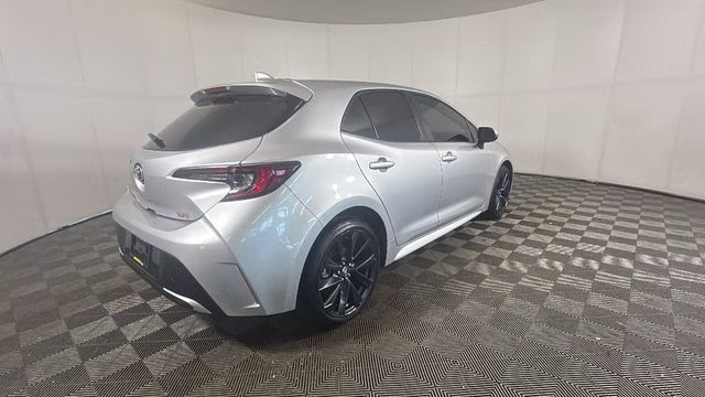 2024 Classic Silver Metallic Toyota Corolla Hatchback XSE FWD Hatchback