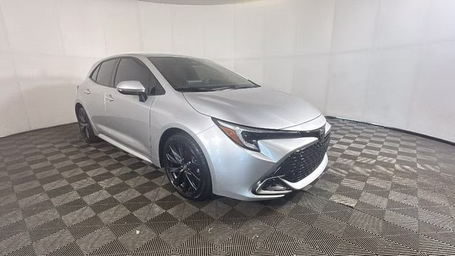2024 Classic Silver Metallic Toyota Corolla Hatchback XSE FWD Hatchback