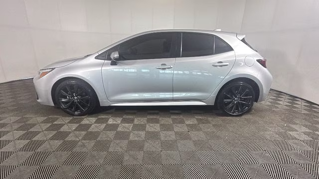 2024 Classic Silver Metallic Toyota Corolla Hatchback XSE FWD Hatchback