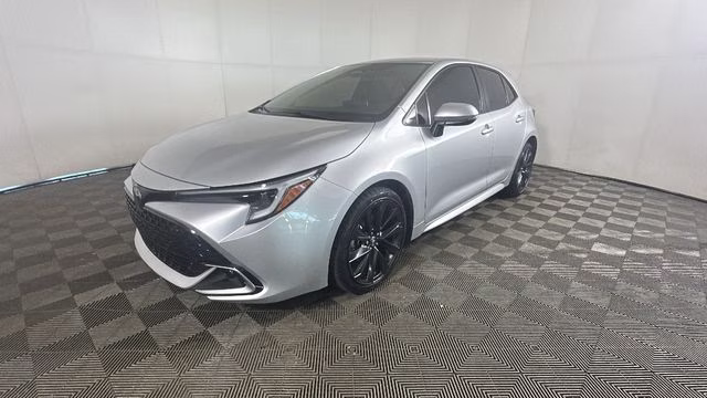 2024 Classic Silver Metallic Toyota Corolla Hatchback XSE FWD Hatchback