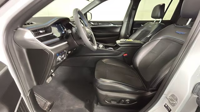 2022 Bright White Clearcoat Jeep Grand Cherokee Trailhawk 4xe 4X4 SUV
