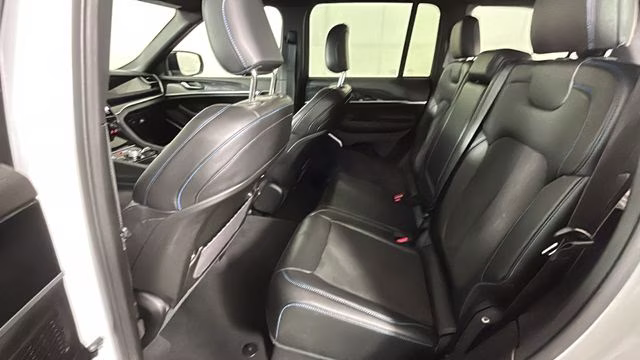 2022 Bright White Clearcoat Jeep Grand Cherokee Trailhawk 4xe 4X4 SUV