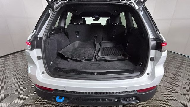 2022 Bright White Clearcoat Jeep Grand Cherokee Trailhawk 4xe 4X4 SUV