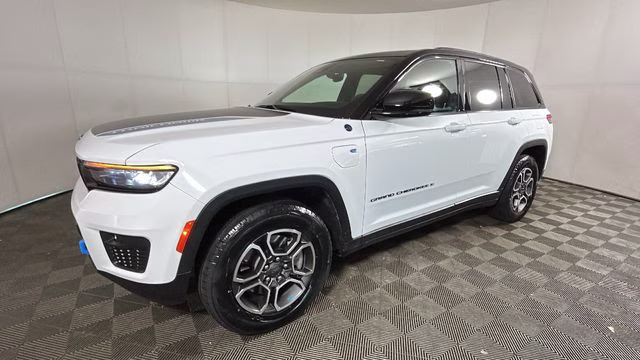 2022 Bright White Clearcoat Jeep Grand Cherokee Trailhawk 4xe 4X4 SUV