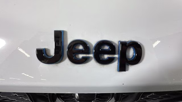 2022 Bright White Clearcoat Jeep Grand Cherokee Trailhawk 4xe 4X4 SUV