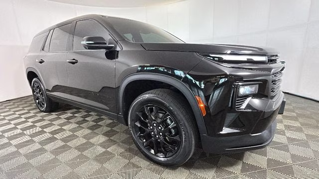 2024 Mosaic Black Metallic Chevrolet Traverse LS AWD SUV