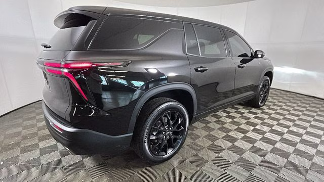 2024 Mosaic Black Metallic Chevrolet Traverse LS AWD SUV