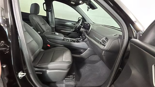 2024 Mosaic Black Metallic Chevrolet Traverse LS AWD SUV