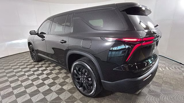 2024 Mosaic Black Metallic Chevrolet Traverse LS AWD SUV