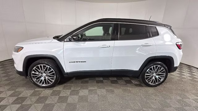 2023 Bright White Clearcoat Jeep Compass Limited 4X4 SUV