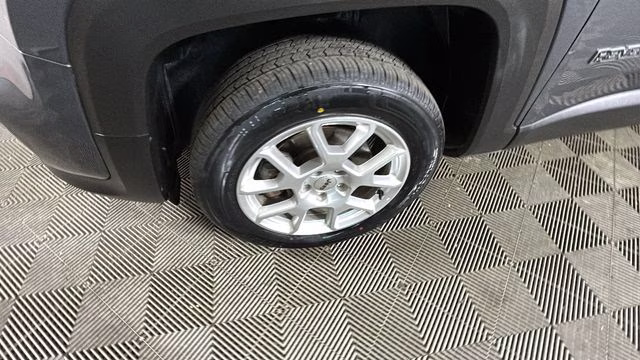 2023 Graphite Gray Jeep Renegade Latitude 4X4 SUV