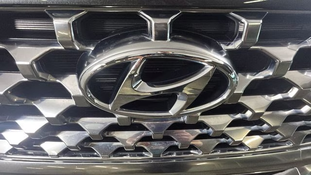 2023 Portofino Gray Hyundai Santa Fe SEL AWD SUV