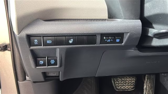 2021 Celestial Silver Metallic Toyota Sienna XLE FWD Van