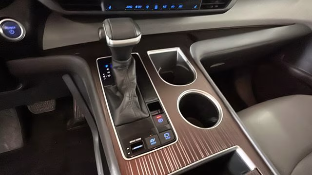 2021 Celestial Silver Metallic Toyota Sienna XLE FWD Van