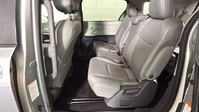 2021 Celestial Silver Metallic Toyota Sienna XLE FWD Van