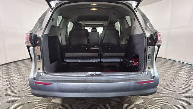 2021 Celestial Silver Metallic Toyota Sienna XLE FWD Van
