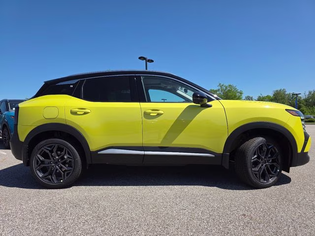2026 Yuzu Yellow/Super Black Nissan Kicks SR AWD SUV
