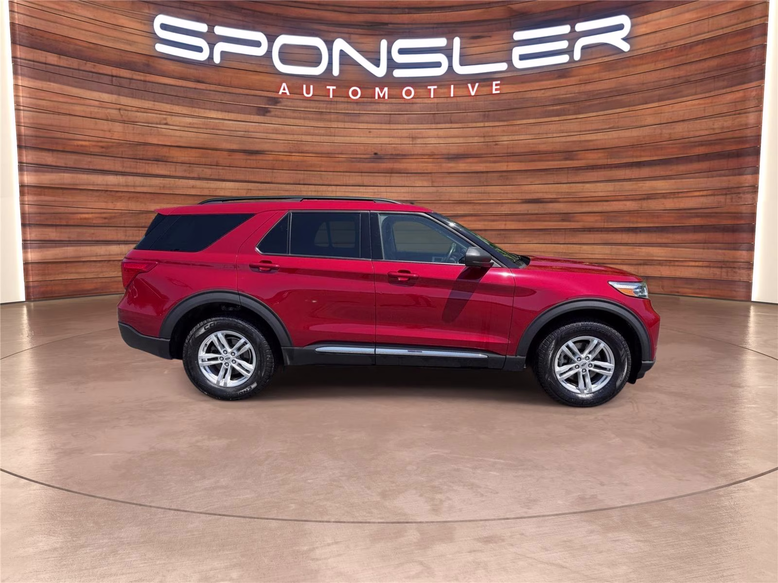 2023 Rapid Red Metallic Tinted Clearcoat Ford Explorer XLT 4X4 SUV