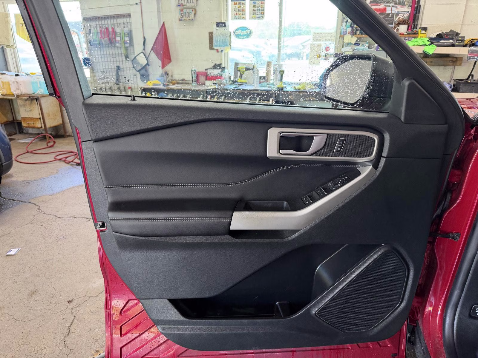 2023 Rapid Red Metallic Tinted Clearcoat Ford Explorer XLT 4X4 SUV