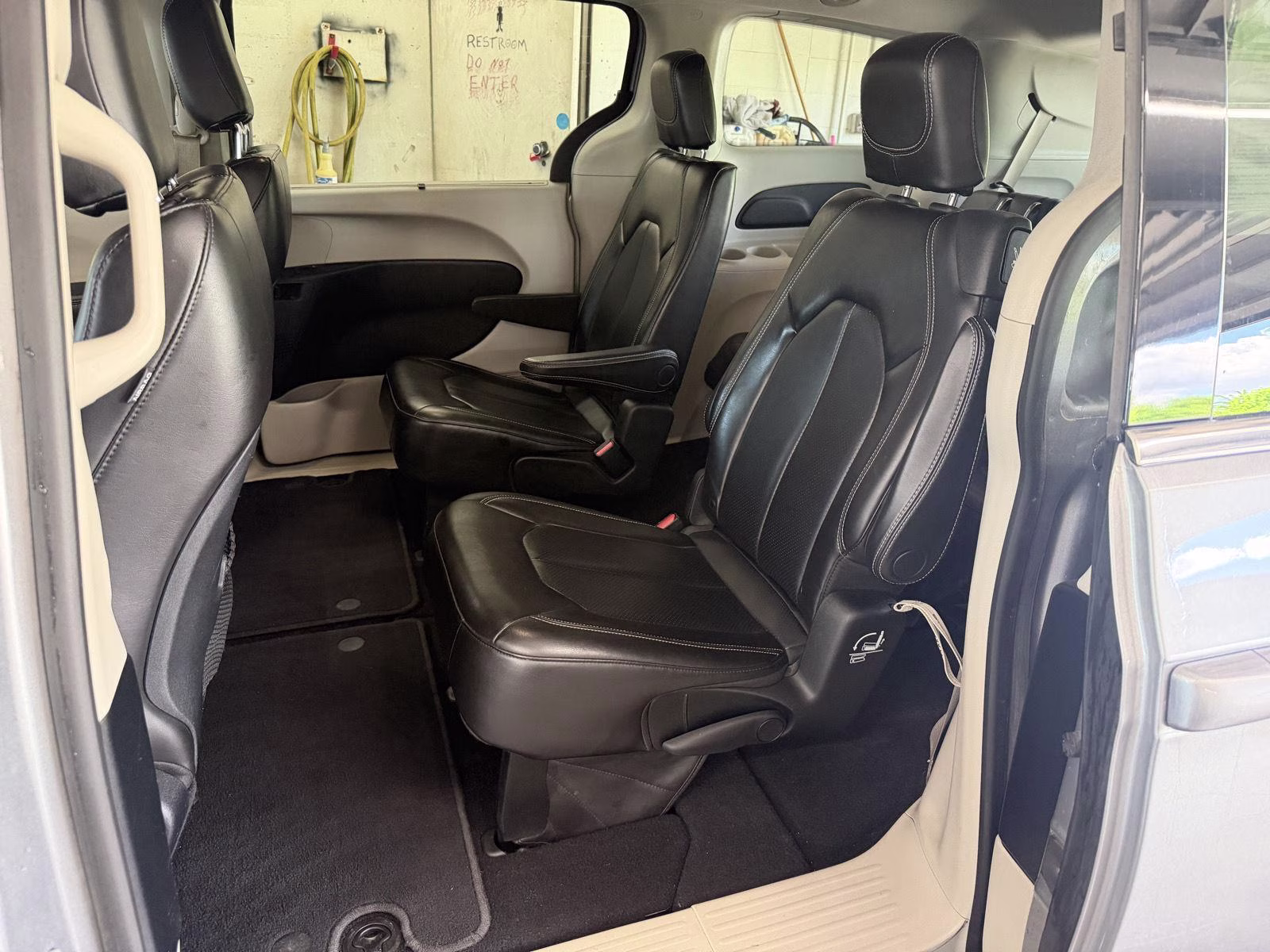 2020 Billet Silver Metallic Clearcoat Chrysler Voyager LXI FWD Van