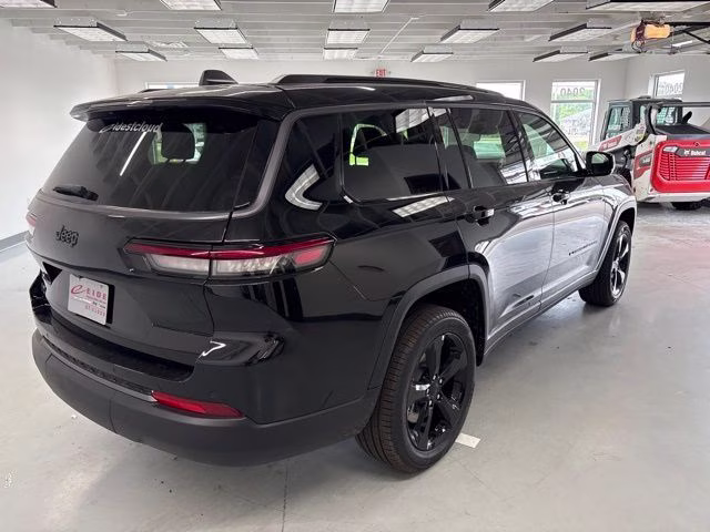 2026 Diamond Black Crystal Pearlcoat Jeep Grand Cherokee L Limited 4X4 SUV
