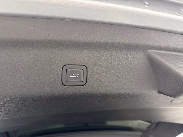 2024 Sterling Metallic GMC Yukon Denali 4X4 SUV