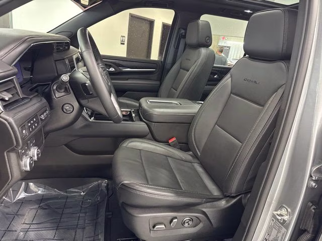 2024 Sterling Metallic GMC Yukon Denali 4X4 SUV