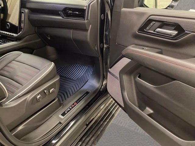 2025 Onyx Black GMC Yukon AT4 Ultimate 4X4 SUV
