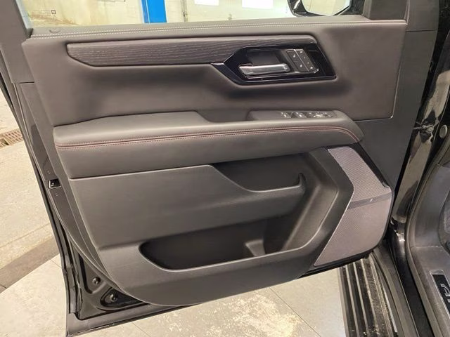 2025 Onyx Black GMC Yukon AT4 Ultimate 4X4 SUV