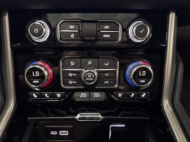 2024 Sterling Metallic GMC Yukon Denali 4X4 SUV