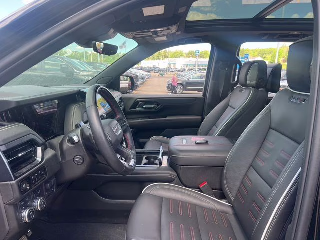 2025 Onyx Black GMC Yukon AT4 Ultimate 4X4 SUV