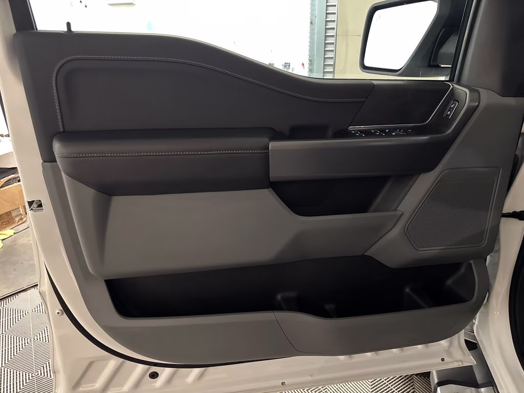 2025 Oxford White Ford F-150 XLT 4X4 Truck