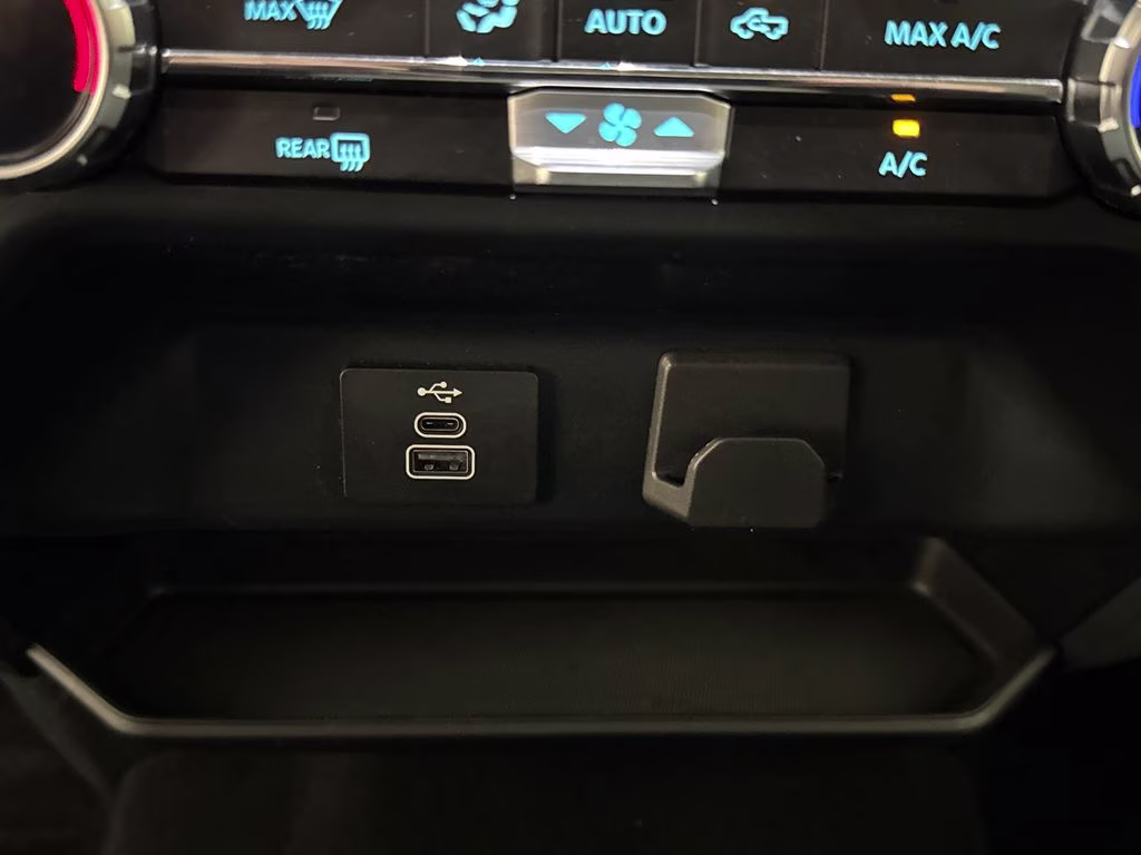 2025 Oxford White Ford F-150 XLT 4X4 Truck
