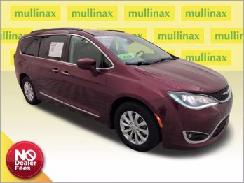 2017 Velvet Red Pearlcoat Chrysler Pacifica Touring L FWD Van
