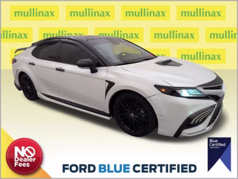 2022 Wind Chill Pearl/Midnight Black Metallic Toyota Camry XSE FWD Sedan