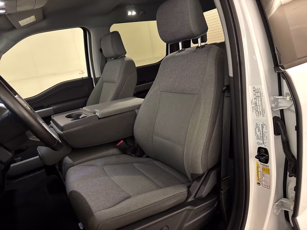 2025 Oxford White Ford F-150 XLT 4X4 Truck