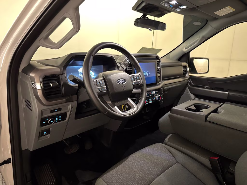 2025 Oxford White Ford F-150 XLT 4X4 Truck