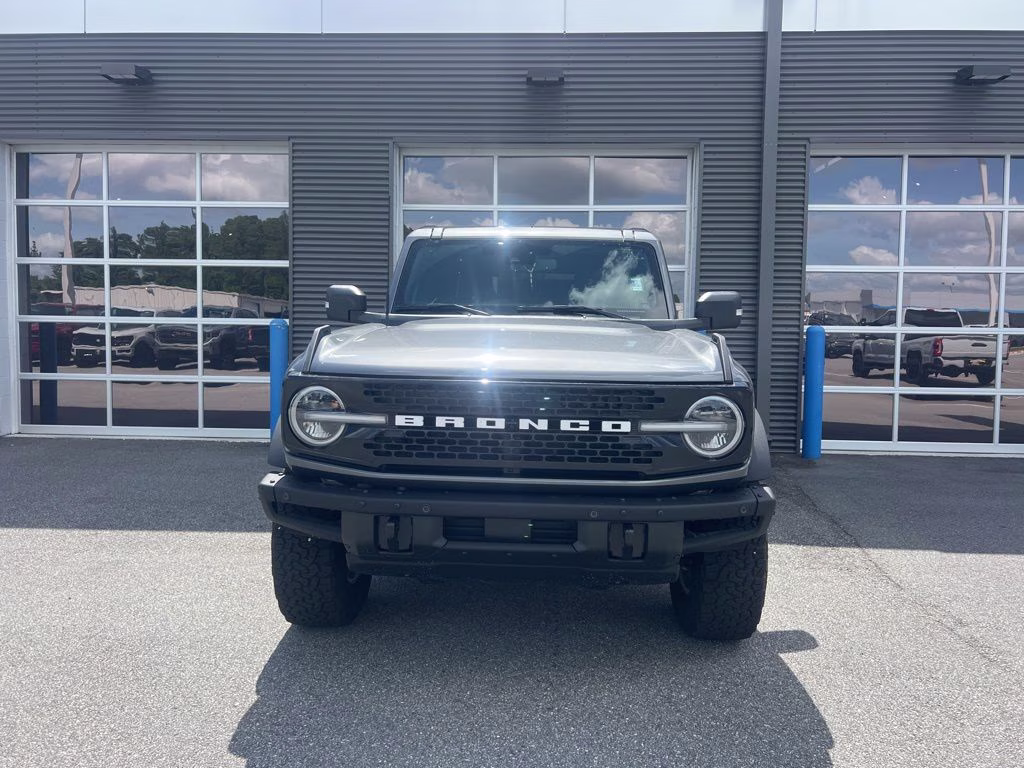 2025 Gray Metallic Ford Bronco Badlands 4X4 SUV