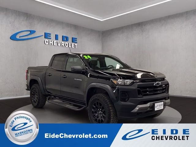 2024 Black Chevrolet Colorado Trail Boss 4X4 Truck