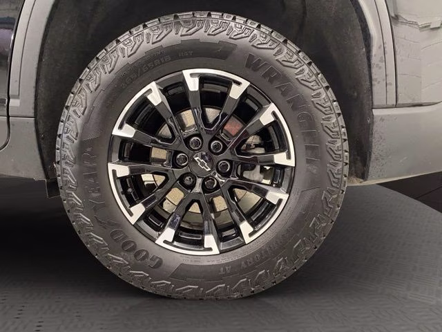 2025 Mosaic Black Metallic Chevrolet Traverse Z71 AWD SUV
