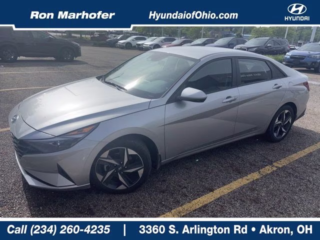 2023 Silver Hyundai Elantra SEL FWD Sedan