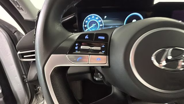2023 Silver Hyundai Elantra SEL FWD Sedan