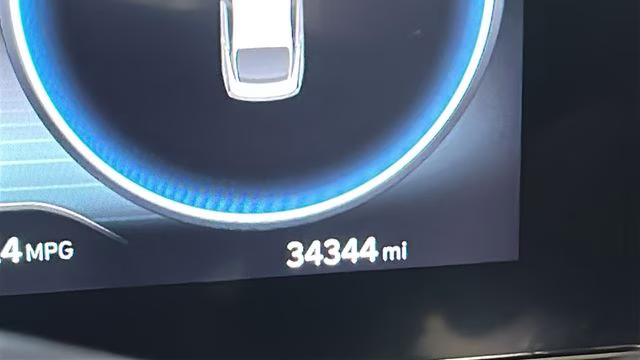 2023 Silver Hyundai Elantra SEL FWD Sedan