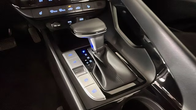 2023 Silver Hyundai Elantra SEL FWD Sedan