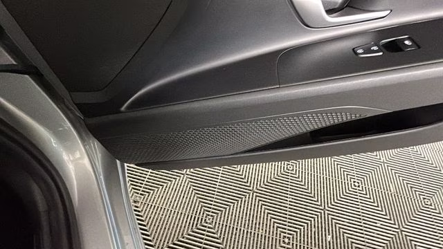 2023 Silver Hyundai Elantra SEL FWD Sedan